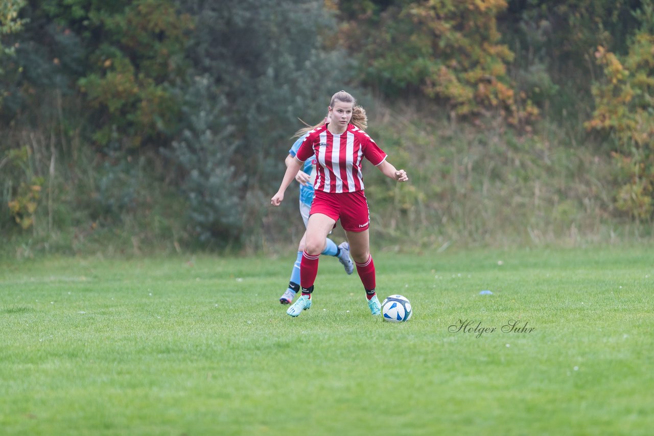 Bild 132 - wBJ TuS Tensfeld - SV Fortuna St. Juergen